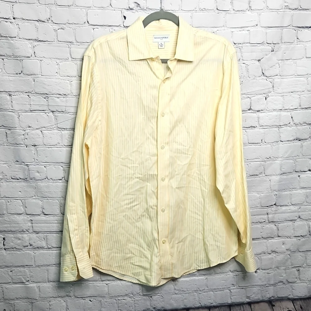 Banana Republic Men's Yellow Button Down Shirt Medium 15-5.5 EUC